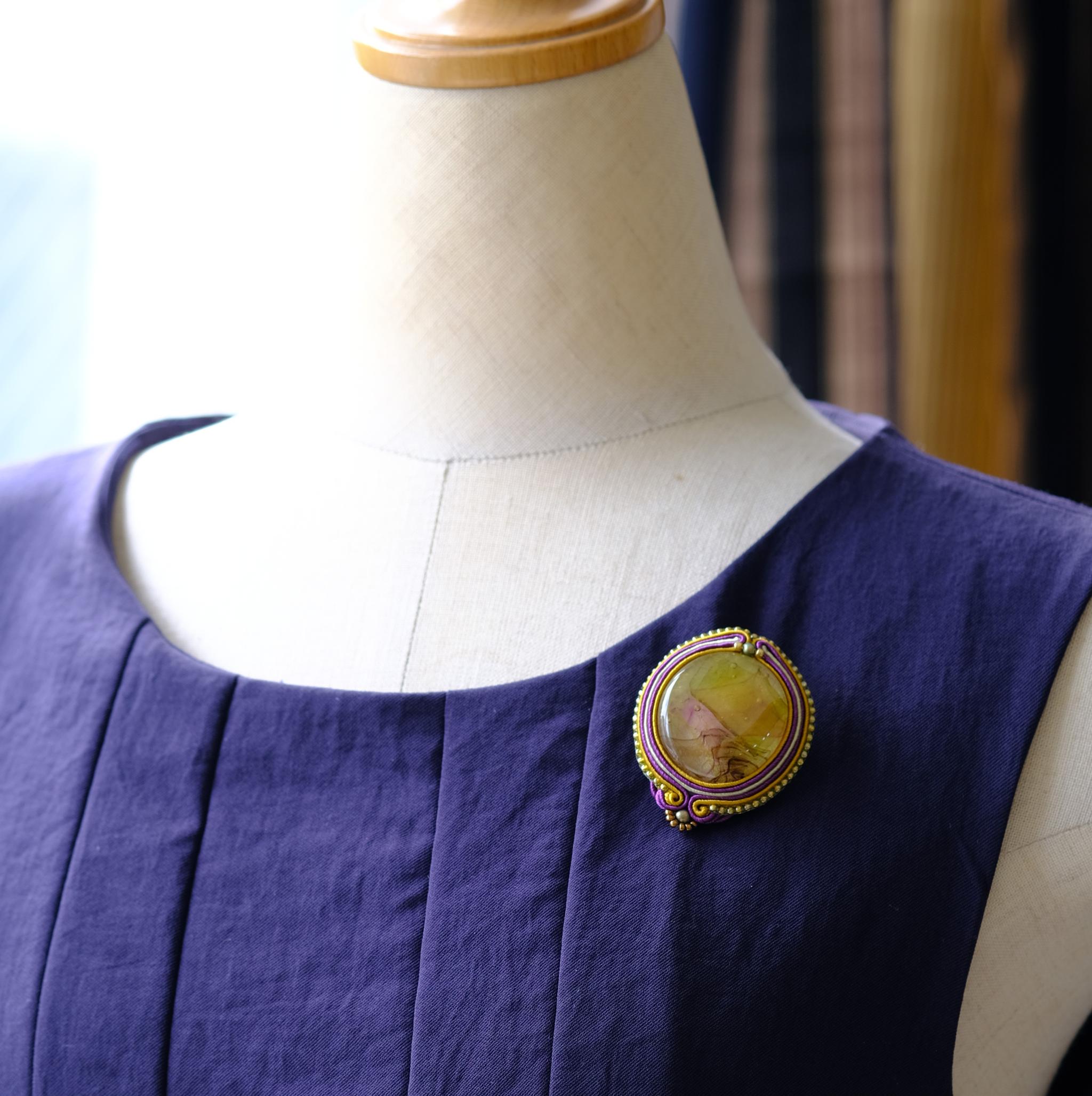 ルミエールブローチ　1点もの　ソウタシエ刺繍/ハンドメイドガラス | 5枚目