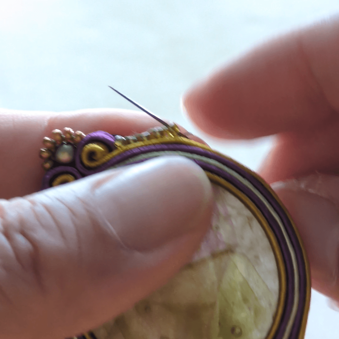 ルミエールブローチ　1点もの　ソウタシエ刺繍/ハンドメイドガラス | 8枚目